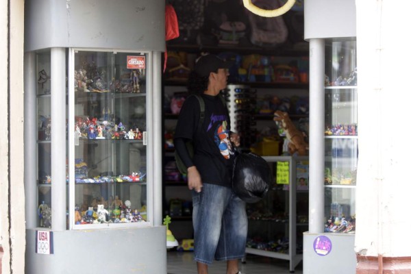 Hombre de dura apariencia con un noble corazón