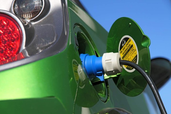 El uso del grafeno en las baterías podría ser la solución para el despegue de los autos eléctricos en todo el mundo.