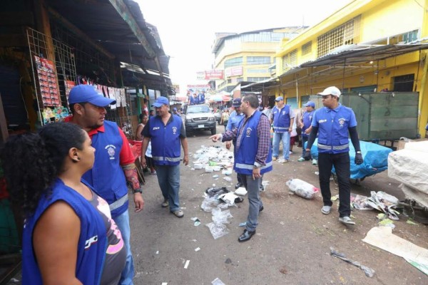 Inician operativos previo a Navidad en mercados de Comayagüela