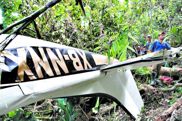 Se estrella avioneta y mueren sus dos pilotos mexicanos