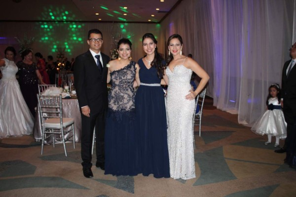 Katherine Velasquez y José Miguel Coello unieron sus vidas en sagrado matrimonio