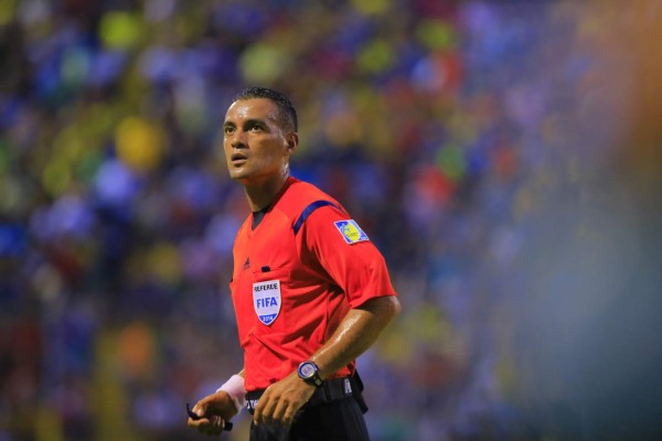 Presionados árbitros hondureños por Torneo Apertura