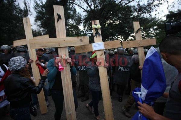 Manuel Zelaya pide a las Fuerzas Armadas reivindicarse con Honduras