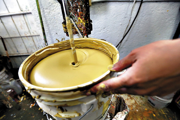 De piedras nace el color