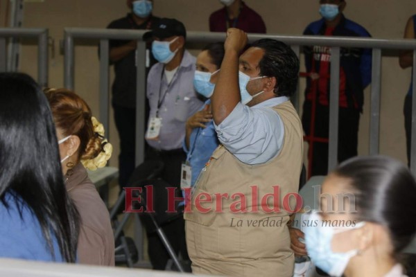 Así se desarrolla el escrutinio de acta por acta con incosistencias (FOTOS)