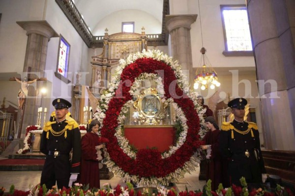 Honduras: Pareja presidencial participa en misa del hallazgo de la Virgen de Suyapa&nbsp;&nbsp;