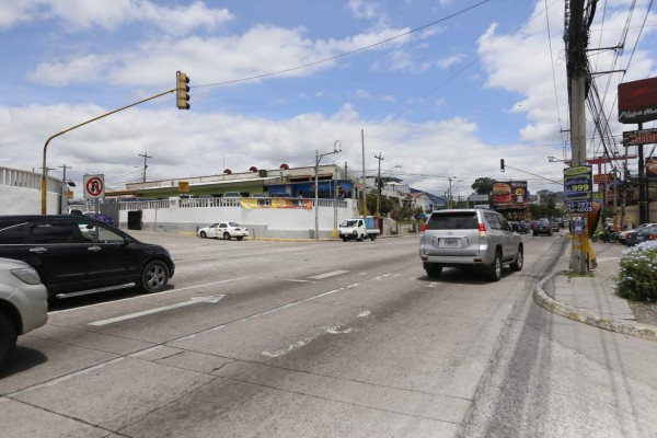 Buscan reducir el tráfico y accidentes con barreras