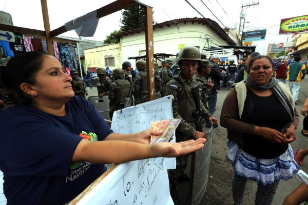 Vendedores paralizan actividad comercial en Comayagüela