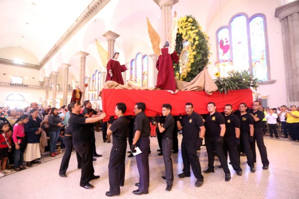FOTOS: Procesión de la Virgen de Suyapa en la capital de Honduras