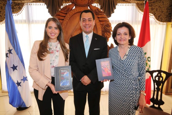 Guillermo Gonzales presentó dos libros de gastronomía