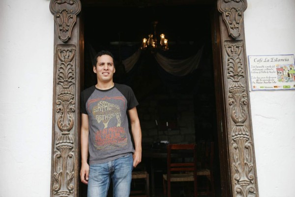 Artista prodigio busca su sueño de ser universitario