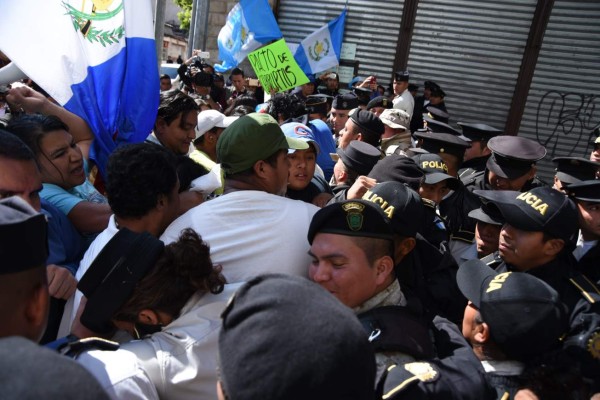 Muere atropellado manifestante en protesta contra presidente de Guatemala&nbsp;