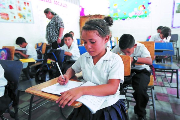 Honduras: 22,000 escolares tendrán acceso a las guías de salud