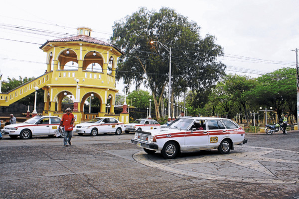 La cálida sultana del sur le apuesta al desarrollo