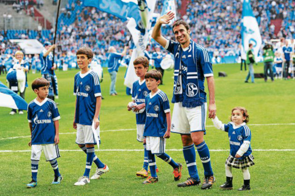 Raúl se despide del Schalke con gol