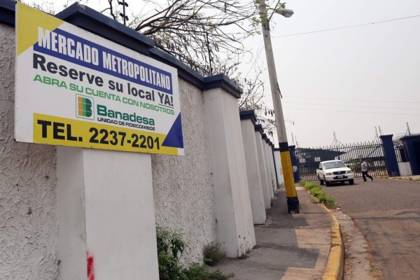 Por iniciar la construcción de dos nuevos mercados en Tegucigalpa