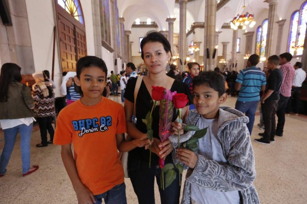 Fervor a la Morenita comienza a poblar de peregrinos el santuario