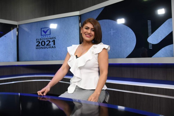 FOTOS: Así vistieron los presentadores de TV en las elecciones