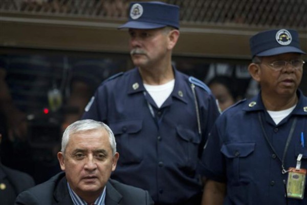 Otto Pérez niega participación en red de corrupción