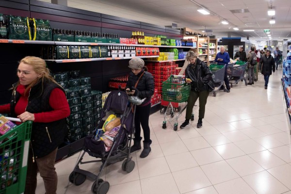 FOTOS: Pánico en una España que luce fantasma ante propagación de coronavirus