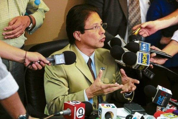 CN engaveta la renuncia de Enrique Ortez