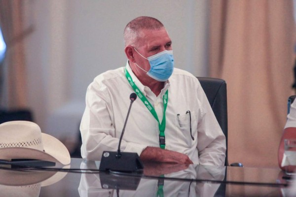 Donación de El Salvador: así lograron siete alcaldes hondureños conseguir 34,000 dosis anticovid