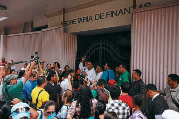 Honduras sufre brutal rezago en todas las áreas del sistema educativo público