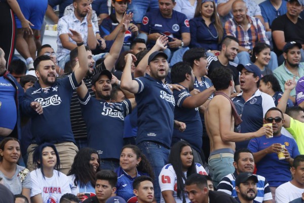 Las imágenes que no viste en el clásico entre Olimpia y Motagua en la final del Apertura en Honduras