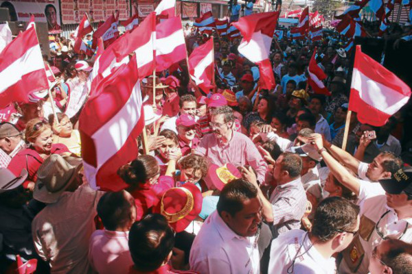 Villeda inicia carrera a la Presidencia de la República