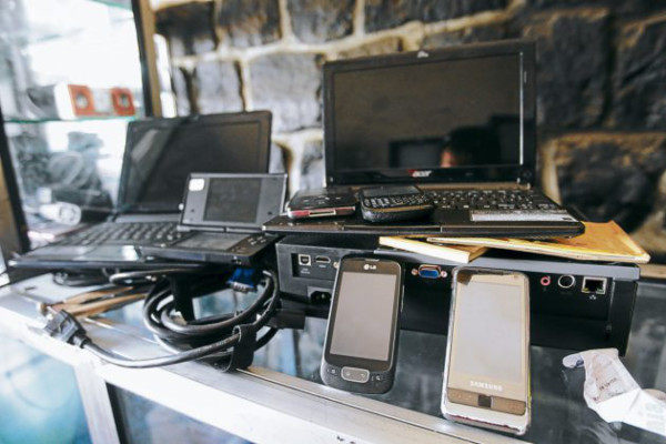 Capitalinos comienzan a invadir las casas de empeño