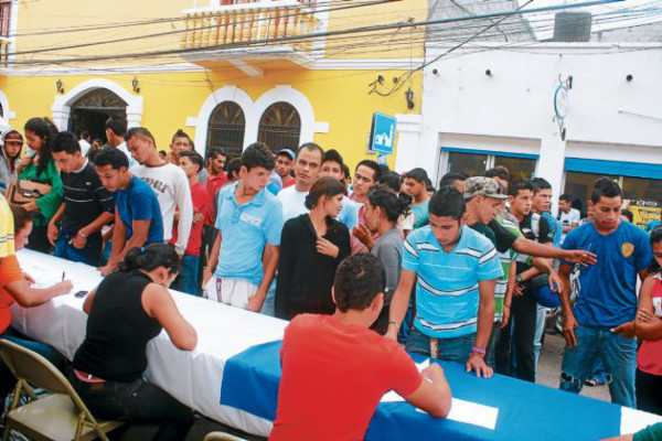 Ofrecen plazas de trabajo temporal a jóvenes de Danlí