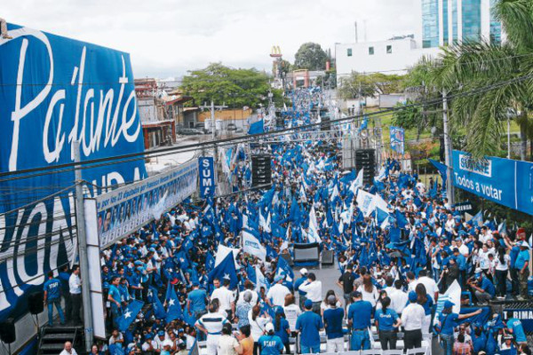 Ricardo Álvarez cierra campaña y dice que ganará por 20 puntos