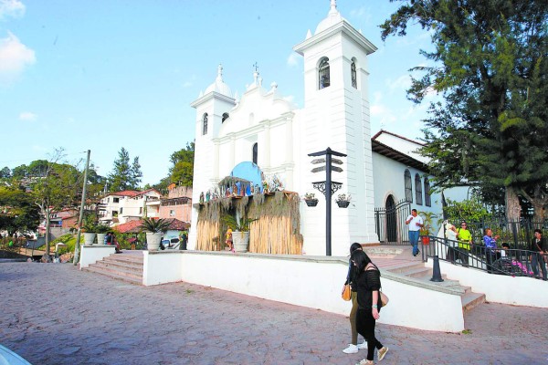 Sublime devoción y fervor al Cristo Negro