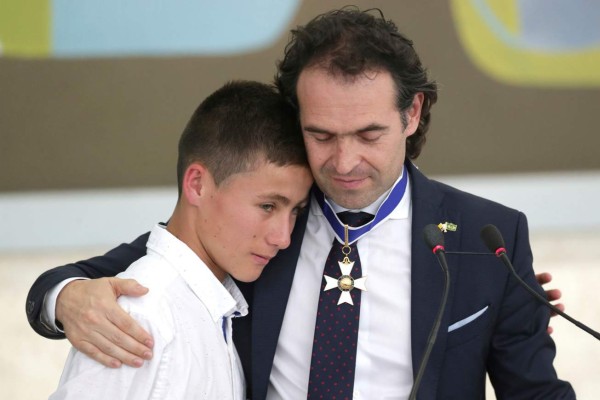 Homenaje a colombianos que ayudaron a las víctimas del Chapeconese