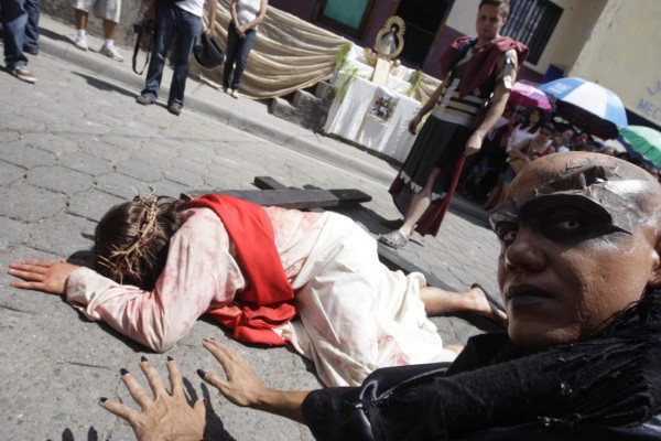 Jesús y Satanás, en la piel de dos hermanos hondureños