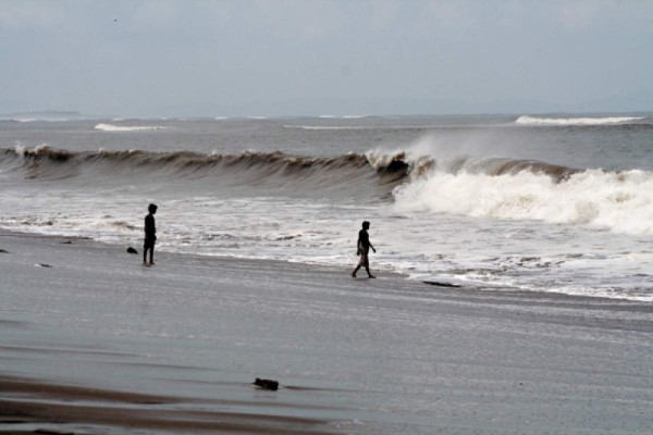 Copeco declara alerta verde en el sur de Honduras por alto oleaje