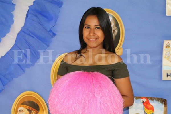 Bellas pomponeras del Instituto Mixto Hibueras llevarán ritmo y coquetería al estadio Nacional