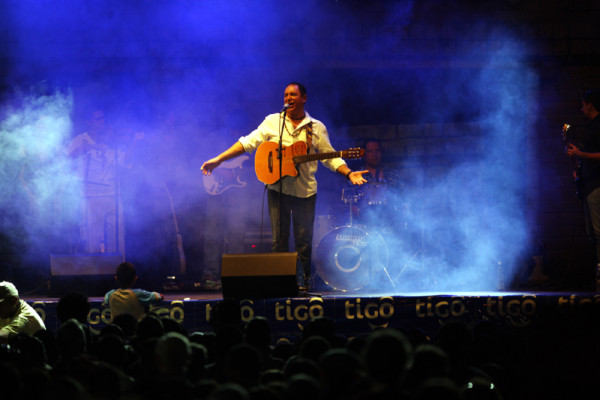 Hondureños y extranjeros bailaron al ritmo de Guillermo Anderson