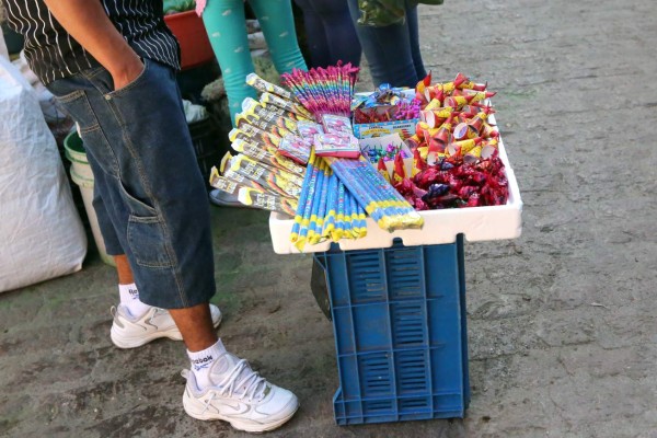 Incontrolable la venta de pólvora en los mercados de la capital de Honduras