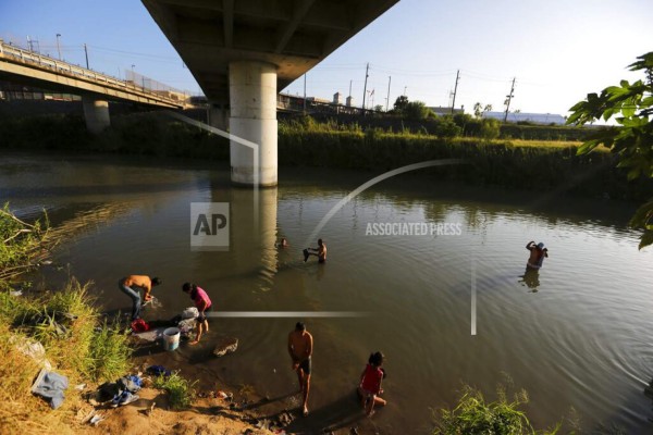 Precariedad y hacinamiento, la vida de migrantes en campamento improvisado