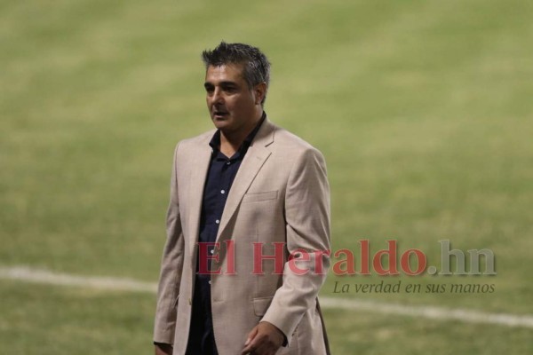 No se miró en televisión: la cara de Diego Vazquez, el festejo albo y la afición en el Nacional  