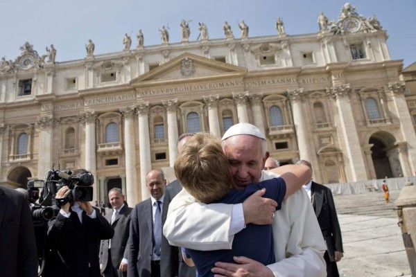 El papa tiende la mano a los divorciados y a las uniones de hecho&nbsp;&nbsp;