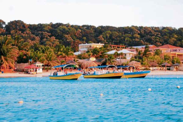 Los tesoros naturales de las islas del Caribe hondureño