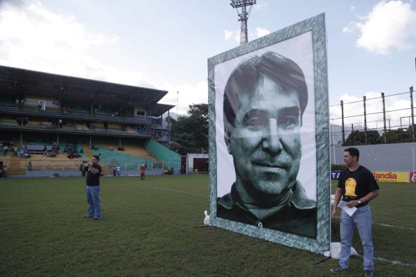 Real España y Marathón rinden homnaje a Mario Verdial