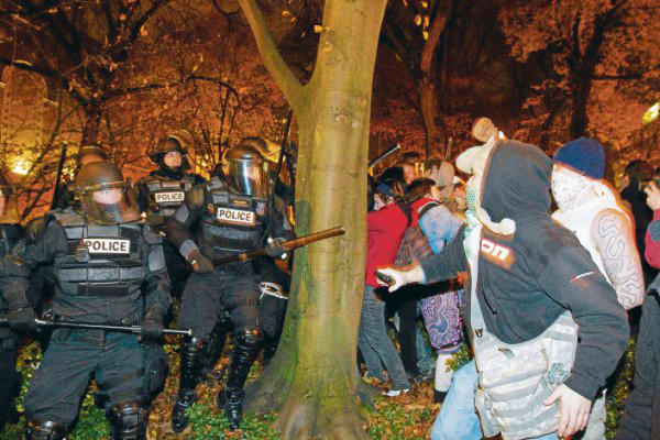 Arrestan a varios anti Wall Street