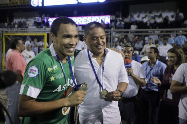 ¿Por qué Rambo de León arremetió contra Patón Mejía del Olimpia?