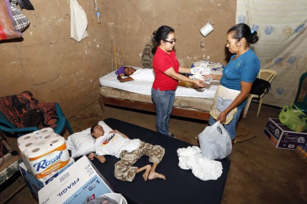 Los hermanos García reciben ayudas económicas y víveres