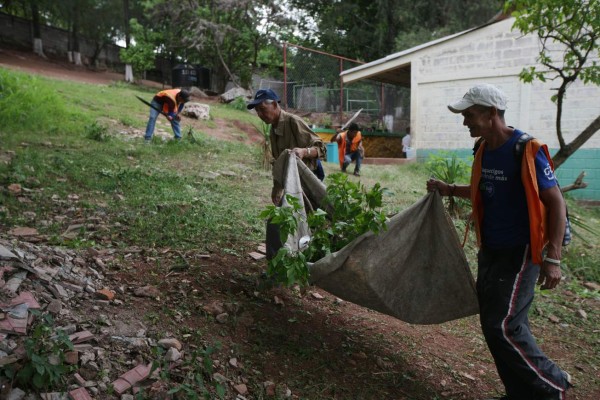 Jornada de limpieza en escuela El Japón