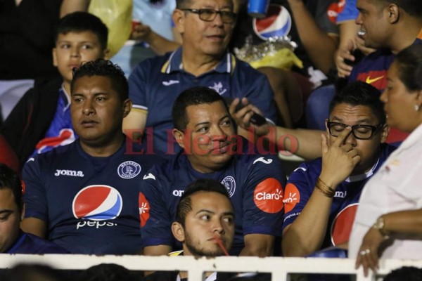FOTOS: Así es el ambiente de la afición de las águilas previo al encuentro con Tauro