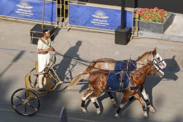 Increíbles fotos del desfile de momias de El Cairo que cautivó al mundo